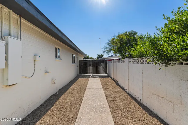 $1,050,000 | 6128 East Edgemont Avenue, Scottsdale, AZ 85257