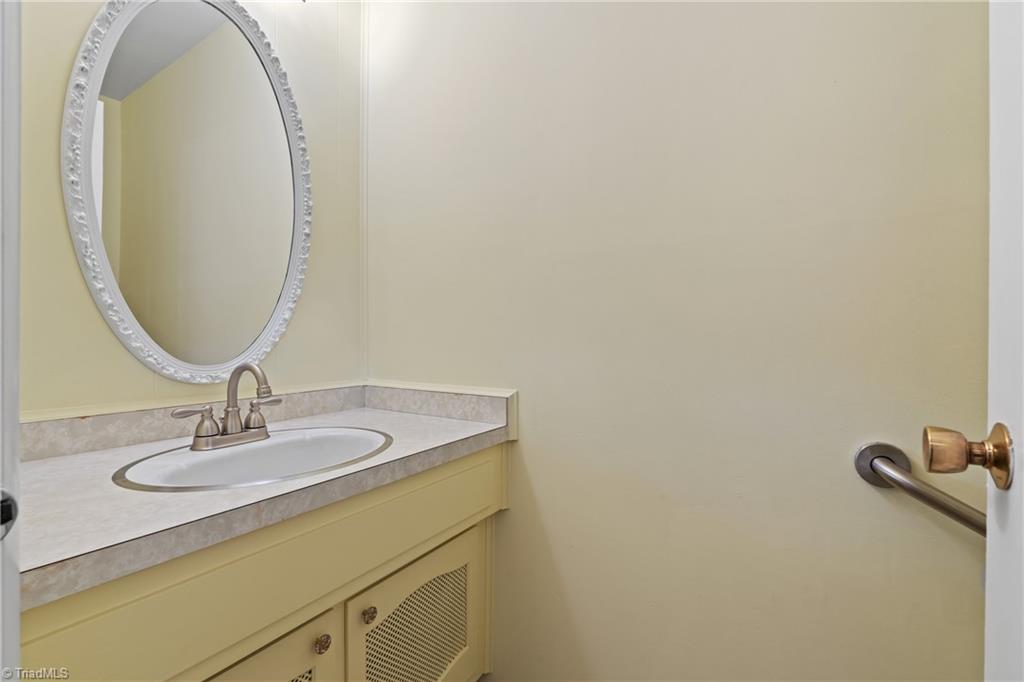 2918 St Marks Road Southwest, Unit D Winston-Salem, NC 27103 - Photo 4 of 28