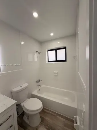 $3,900 | 3609 Southwest 27th Street, Miami, FL 33133