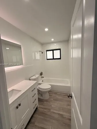 $3,900 | 3609 Southwest 27th Street, Miami, FL 33133