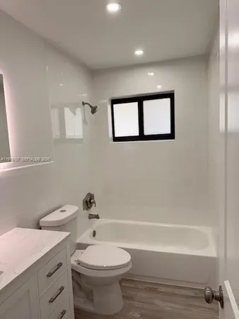 $3,900 | 3609 Southwest 27th Street, Miami, FL 33133