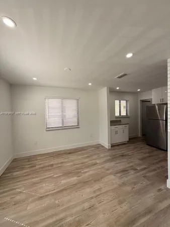 $3,900 | 3609 Southwest 27th Street, Miami, FL 33133