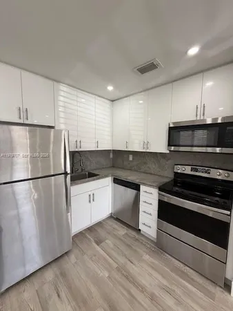$3,900 | 3609 Southwest 27th Street, Miami, FL 33133