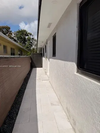$3,900 | 3609 Southwest 27th Street, Miami, FL 33133