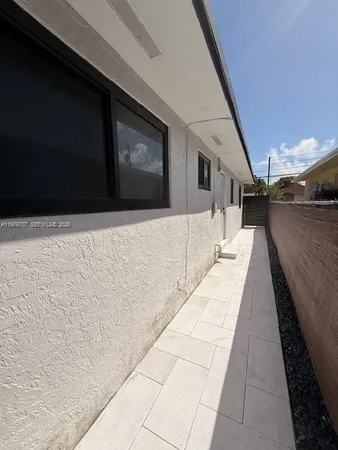 $3,900 | 3609 Southwest 27th Street, Miami, FL 33133
