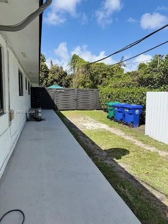 $3,900 | 3609 Southwest 27th Street, Miami, FL 33133