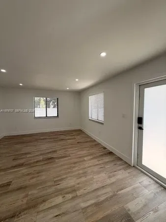 $3,900 | 3609 Southwest 27th Street, Miami, FL 33133