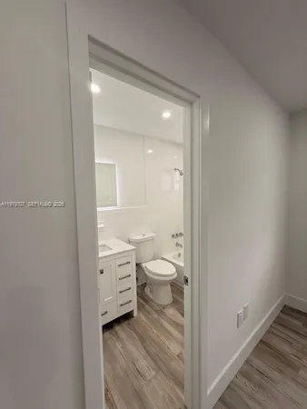 $3,900 | 3609 Southwest 27th Street, Miami, FL 33133