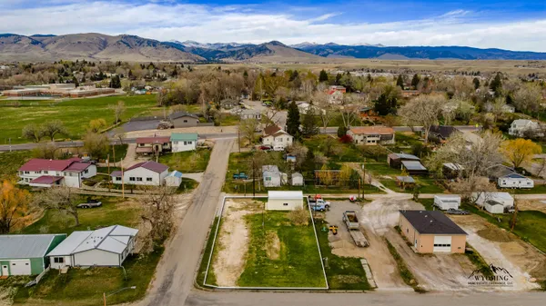 $176,000 | 570 South Wyoming Avenue, Buffalo, WY 82834
