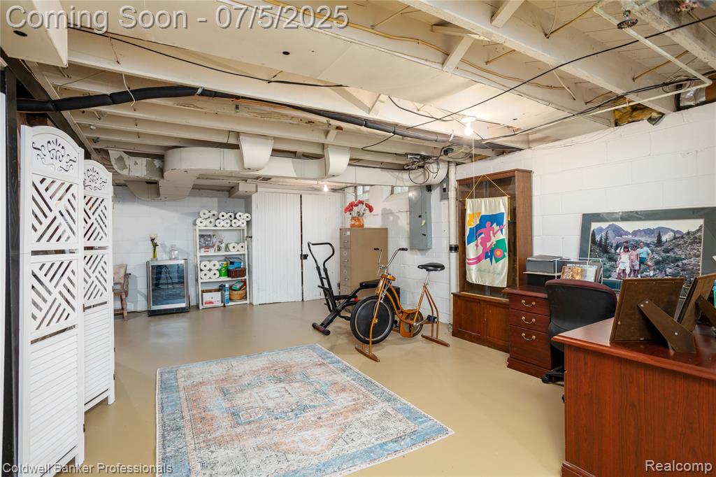 17 Colonial Road Grosse Pointe Shores, MI 48236 - Photo 37 of 50 Gallery Image 37