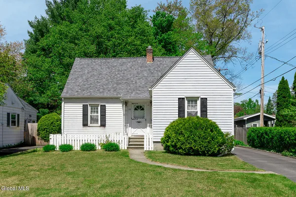 $309,000 | 22 Westlyn Court, Guilderland, NY 12203