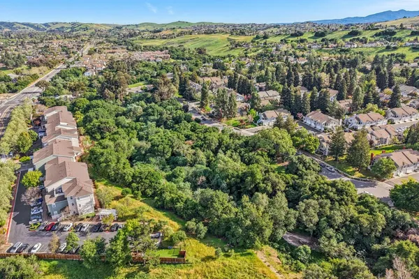 $848,000 | 2890 Buena Crest Court, San Jose, CA 95121