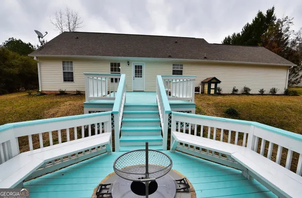 a front view of house with yard