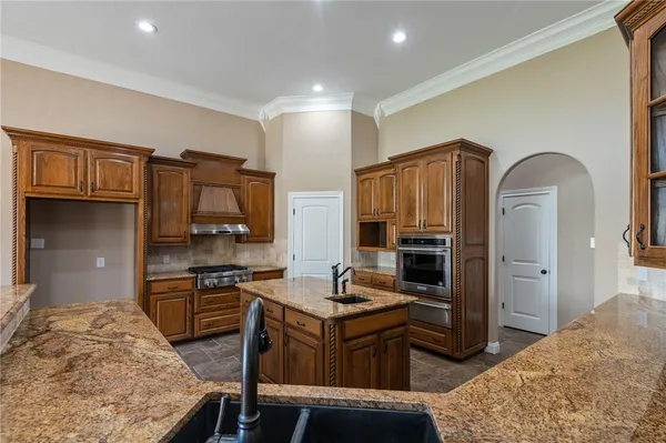 $4,495,000 | 16355 Highway 6, Valley Mills, TX 76689