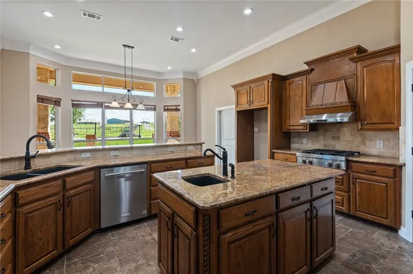 $4,495,000 | 16355 Highway 6, Valley Mills, TX 76689