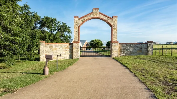 $4,495,000 | 16355 Highway 6, Valley Mills, TX 76689