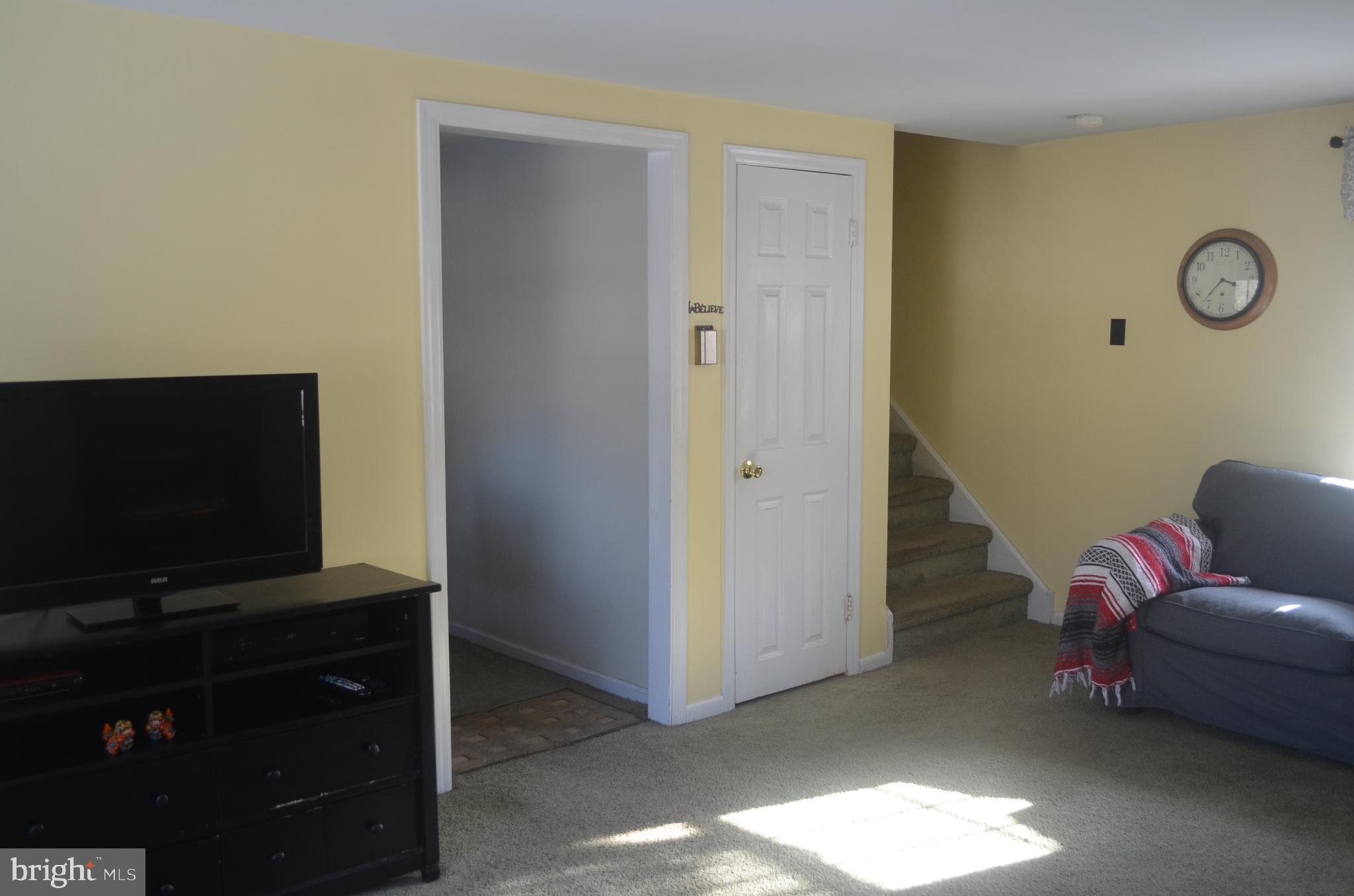 335 Horsham Road Hatboro, PA 19040 - Photo 8 of 25 Living Room Access to Dining Room
