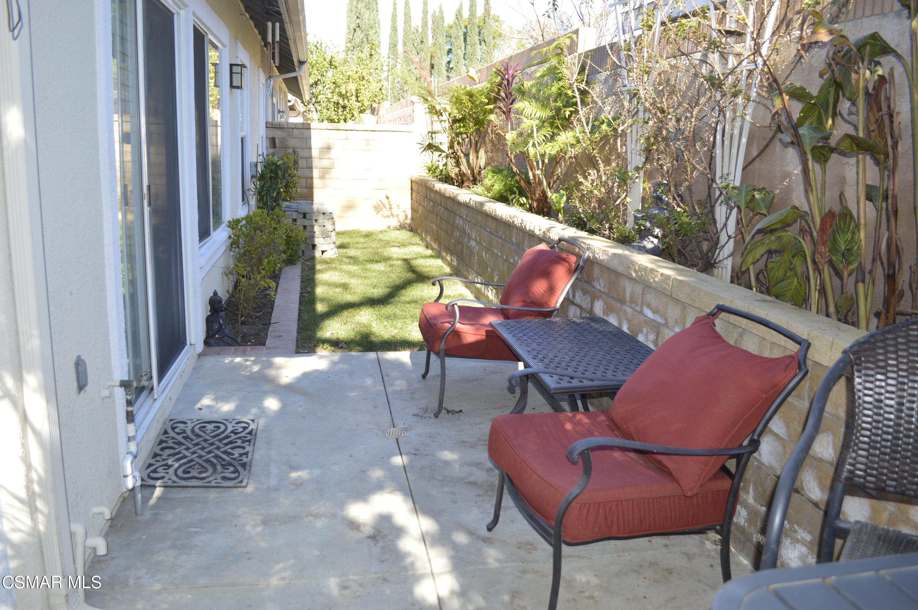 2040 Freesia Avenue Simi Valley, CA 93063 - Photo 17 of 23 a outdoor living space with furniture