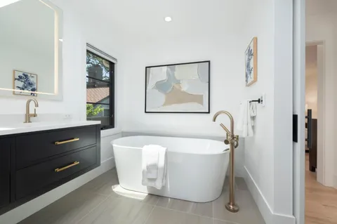 $2,750,000 | 3231 Alameda De Las Pulgas, Menlo Park, CA 94025