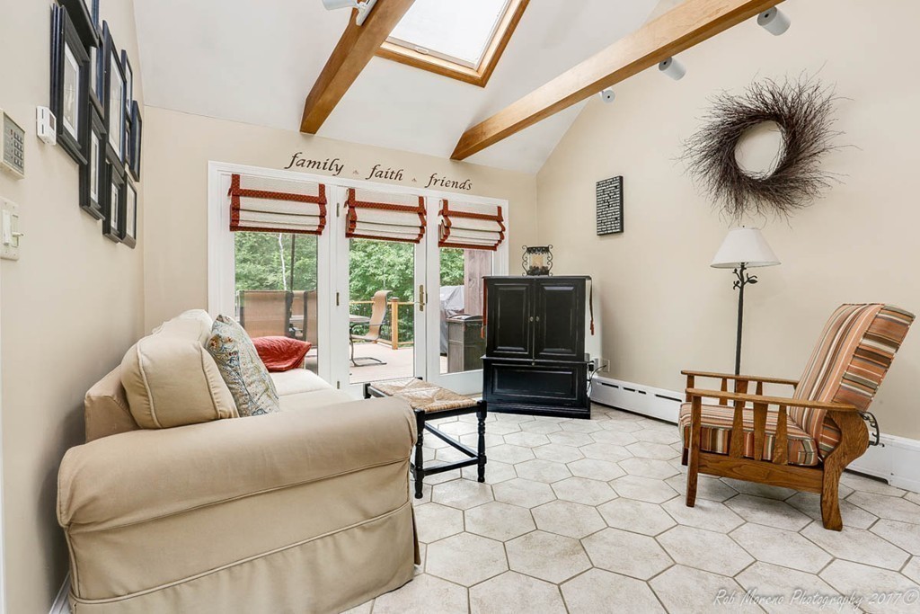 19 Bare Hill Road Boxford, MA 01921 - Photo 9 of 30 a living room with furniture