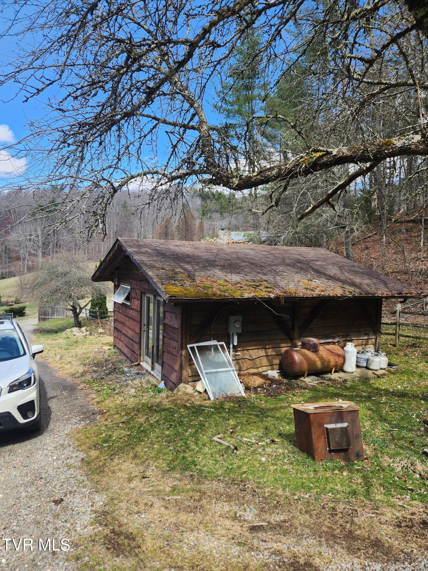 1192 Rash School Road Creston, NC 28615 - Photo 18 of 21 18 Workshop