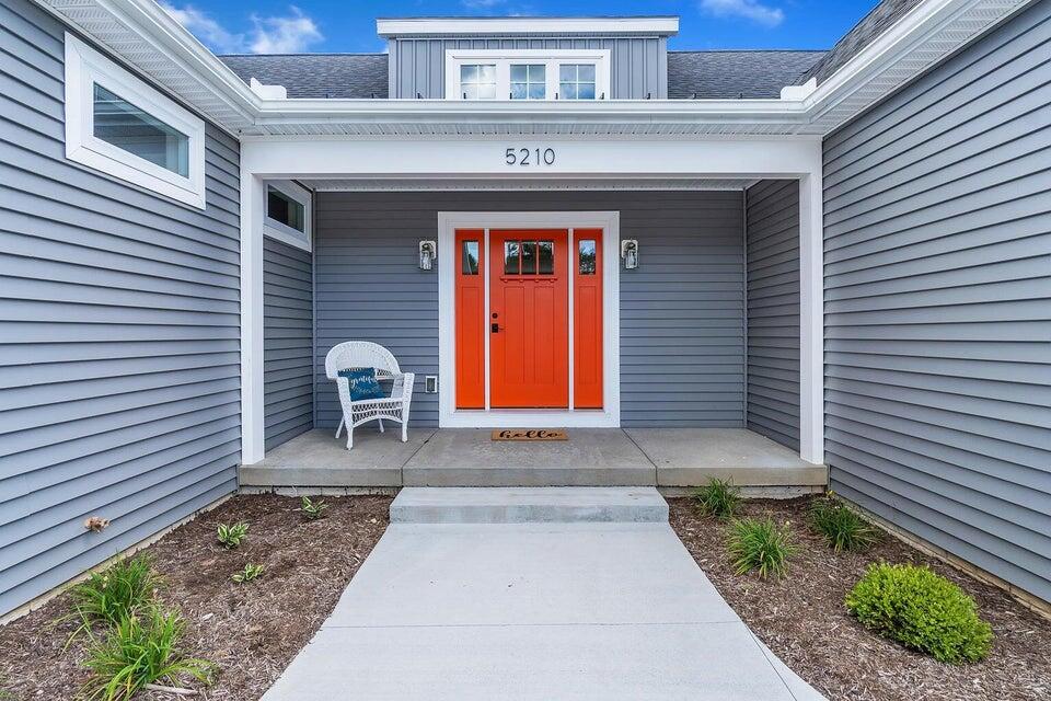 5210 Grande View Lane Jackson, MI 49201 - Photo 2 of 22 20260202135549791525000000-o