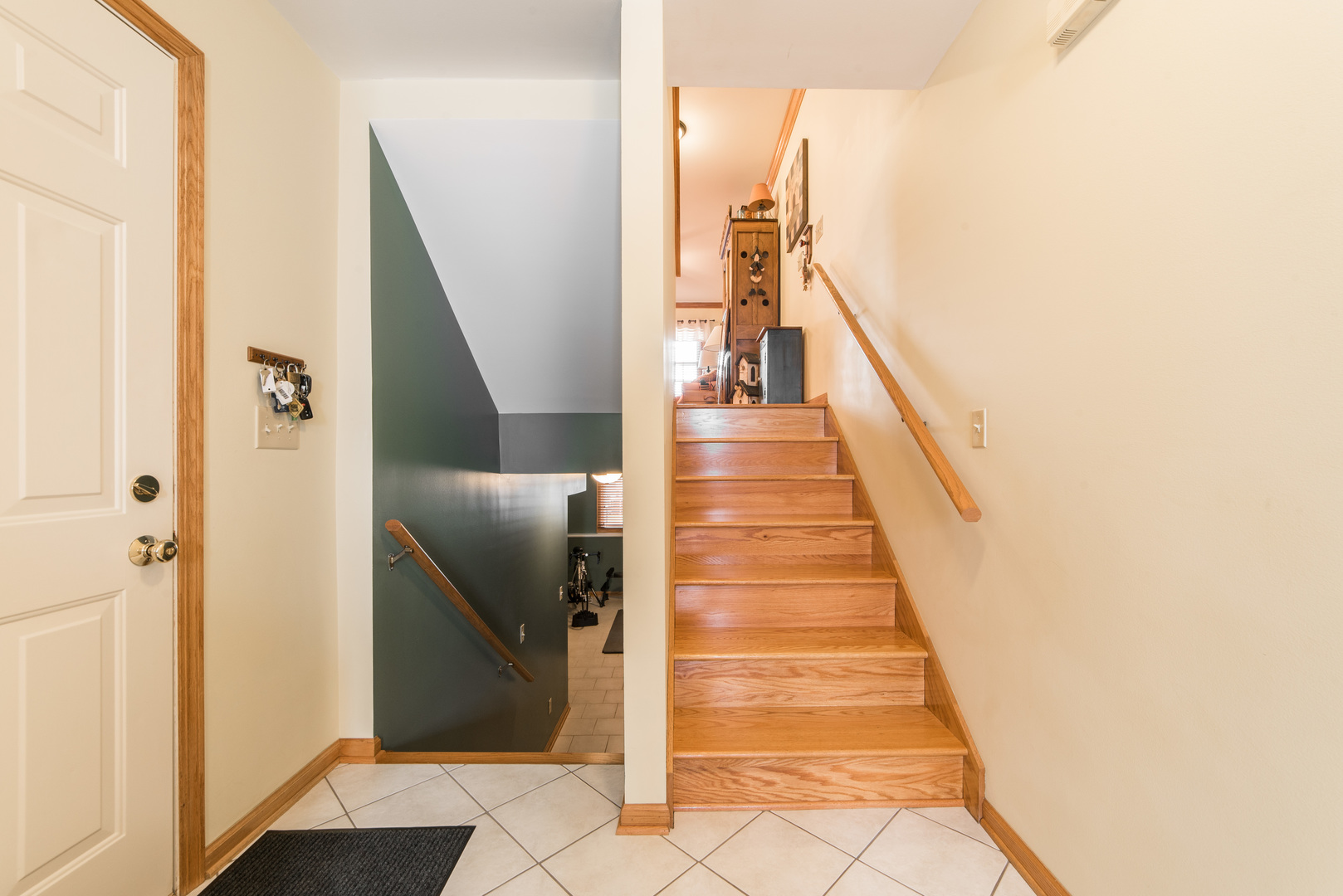 508 South Peace Road, Unit 508 Sycamore, IL 60178 - Photo 22 of 29 a view of a hallway with wooden floor and entryway