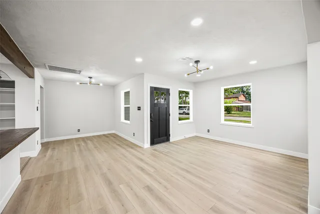 $3,800 | 4626 Holly Street, Bellaire, TX 77401