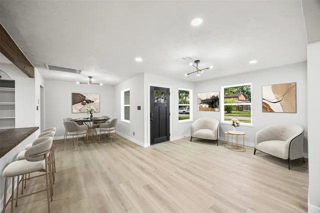 $3,800 | 4626 Holly Street, Bellaire, TX 77401