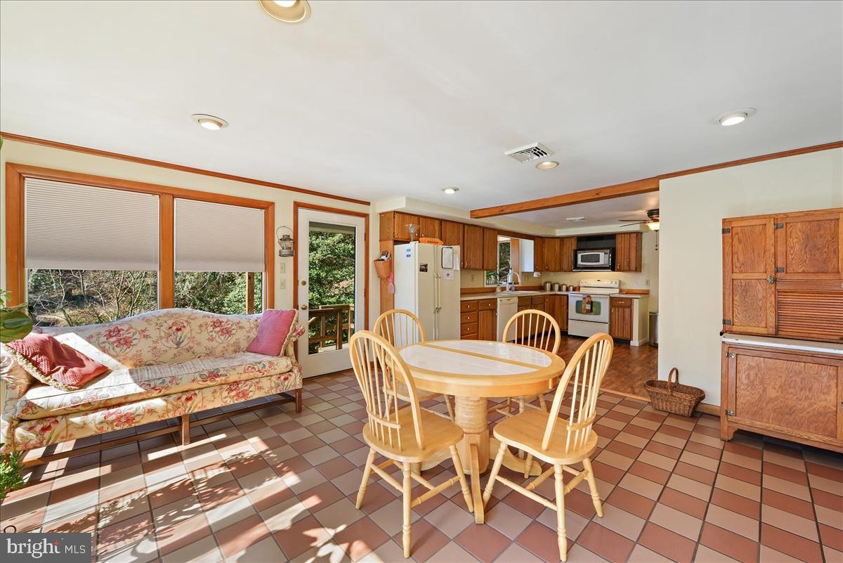 1567 Turnpike Road Elizabethtown, PA 17022 - Photo 29 of 39 Gallery Image 29