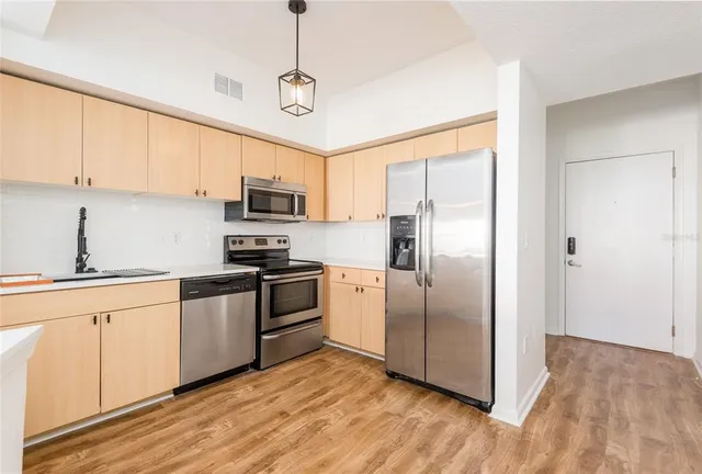 $1,895 | 2402 West Azeele Street, Unit 435, Tampa, FL 33609