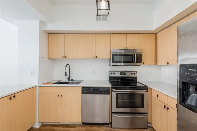 $1,895 | 2402 West Azeele Street, Unit 435, Tampa, FL 33609