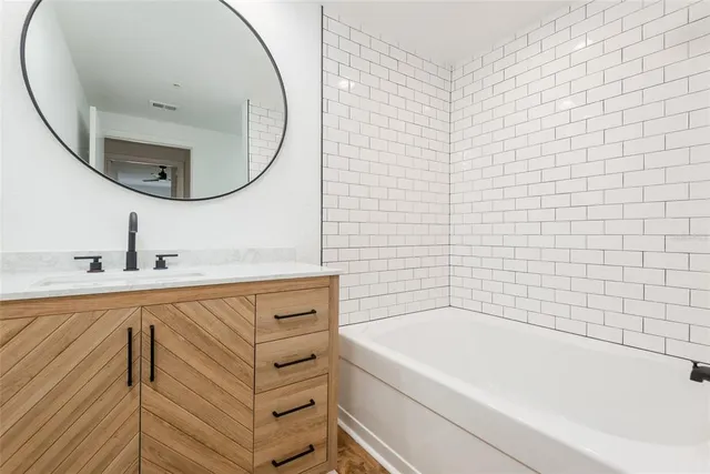 $1,895 | 2402 West Azeele Street, Unit 435, Tampa, FL 33609