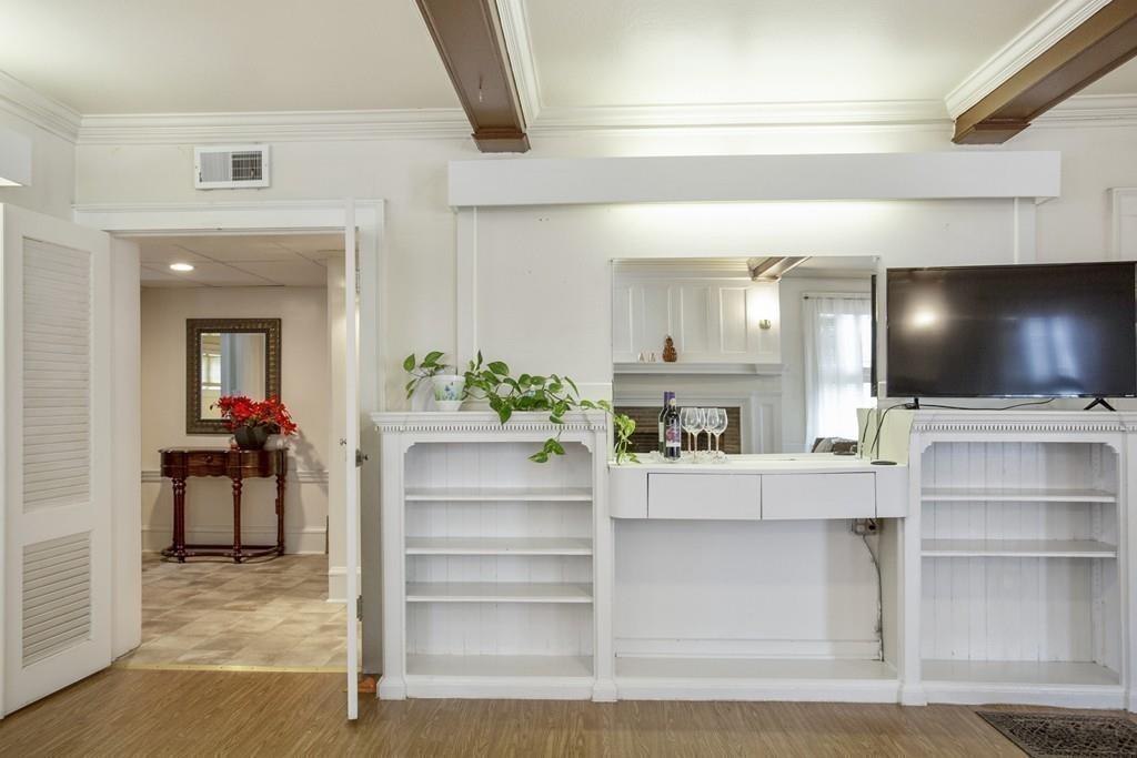 307 Union Street Springfield, MA 01105 - Photo 8 of 32