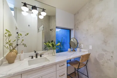 $1,299,000 | 325 West Loma Lane, Phoenix, AZ 85021