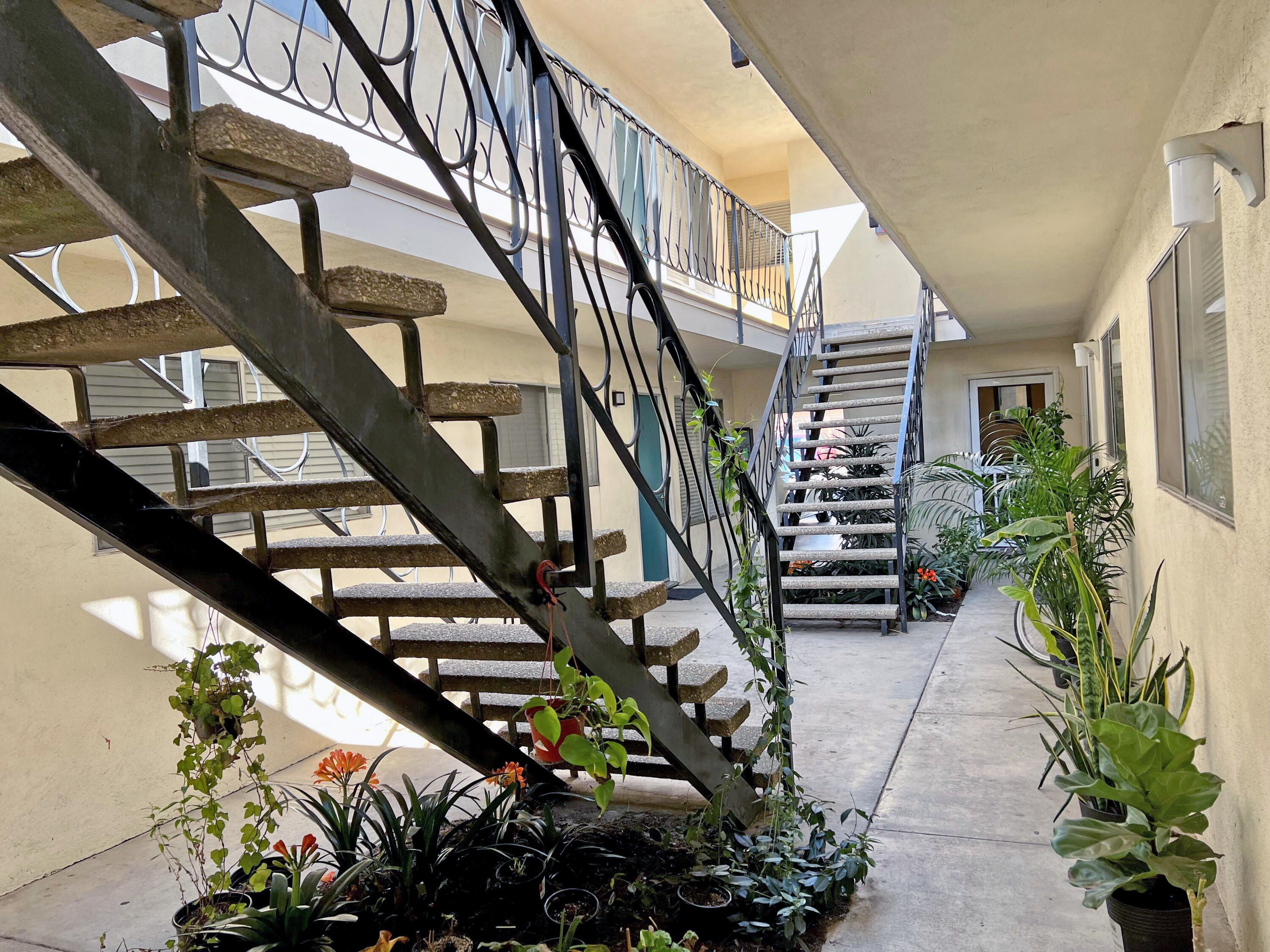 280 Mathilda Drive Goleta, CA 93117 - Photo 7 of 12