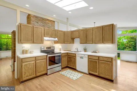 $1,199,900 | 7413 Rebecca Drive, Alexandria, VA 22307