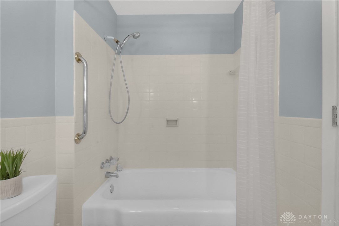 3911 Rexford Road Beavercreek, OH 45430 - Photo 13 of 28