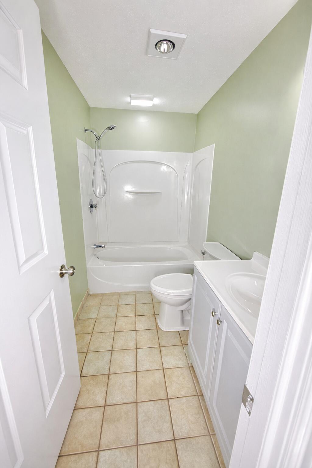 5 Mar-Val Terrace, Unit C2 Winslow, ME 04901 - Photo 7 of 8 8D1F871C-7C8E-43BB-B755-4790C0B52CD1