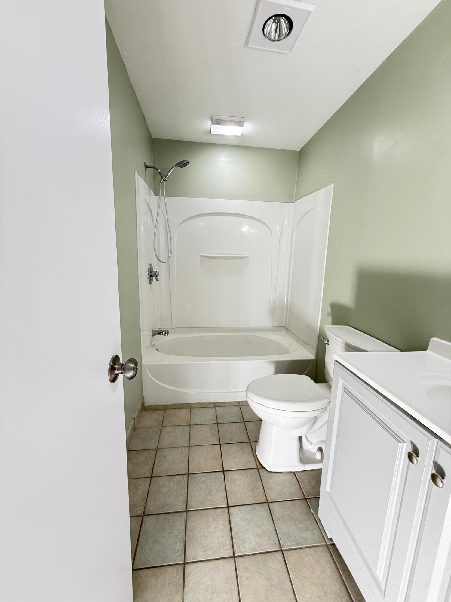 5 Mar-Val Terrace, Unit C2 Winslow, ME 04901 - Photo 8 of 8 IMG_7221