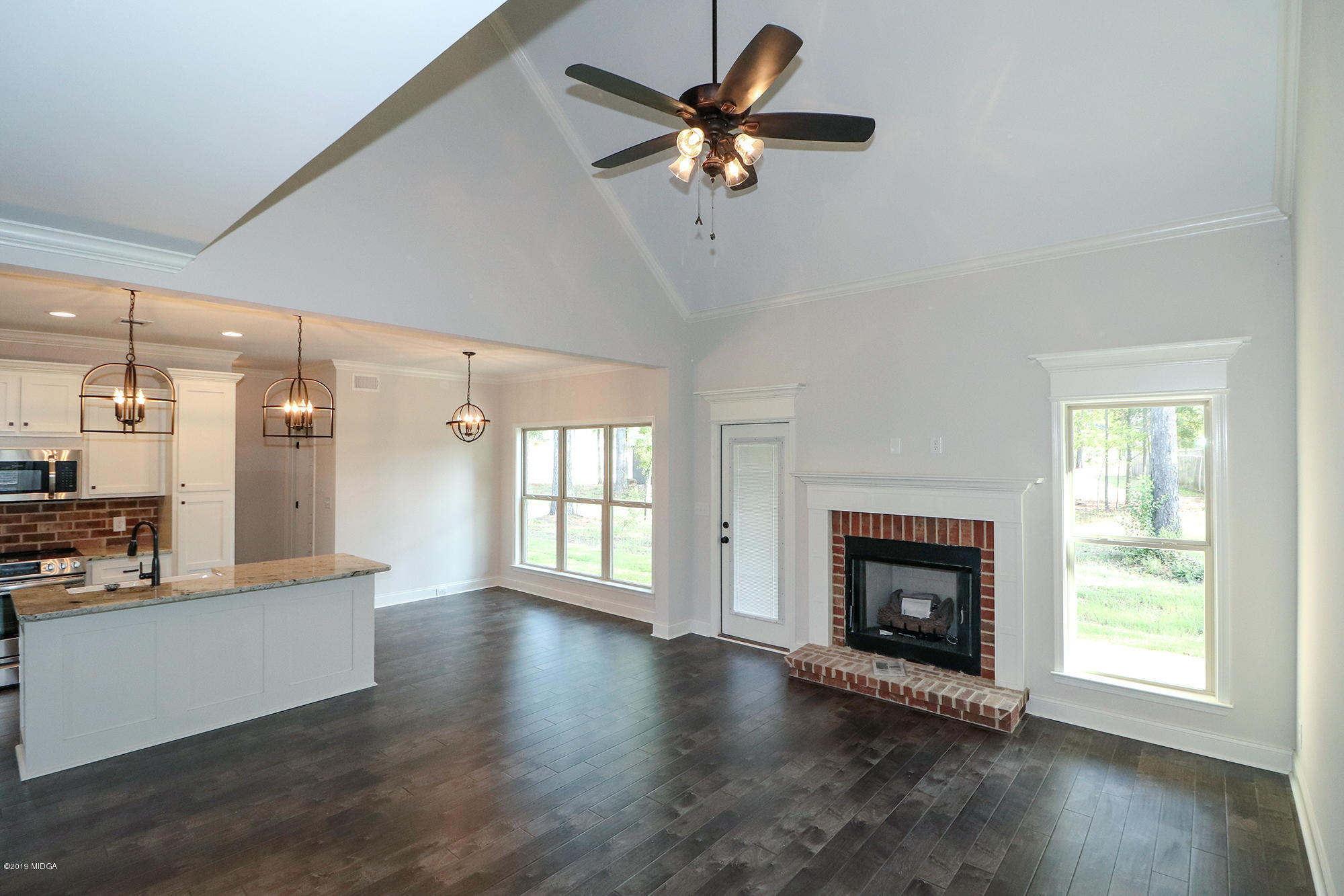 104 Bainbridge Lane Perry, GA 31069 - Photo 14 of 45 104 Bainbridge - Living Room 5