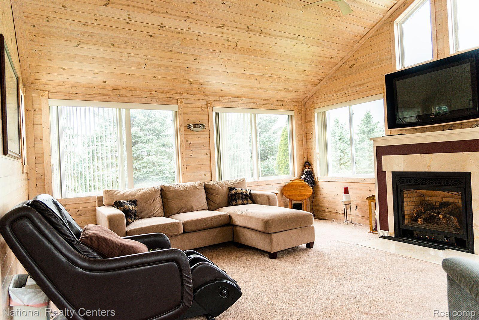 1499 Argentine Road Howell, MI 48843 - Photo 2 of 42 FAMILY ROOM