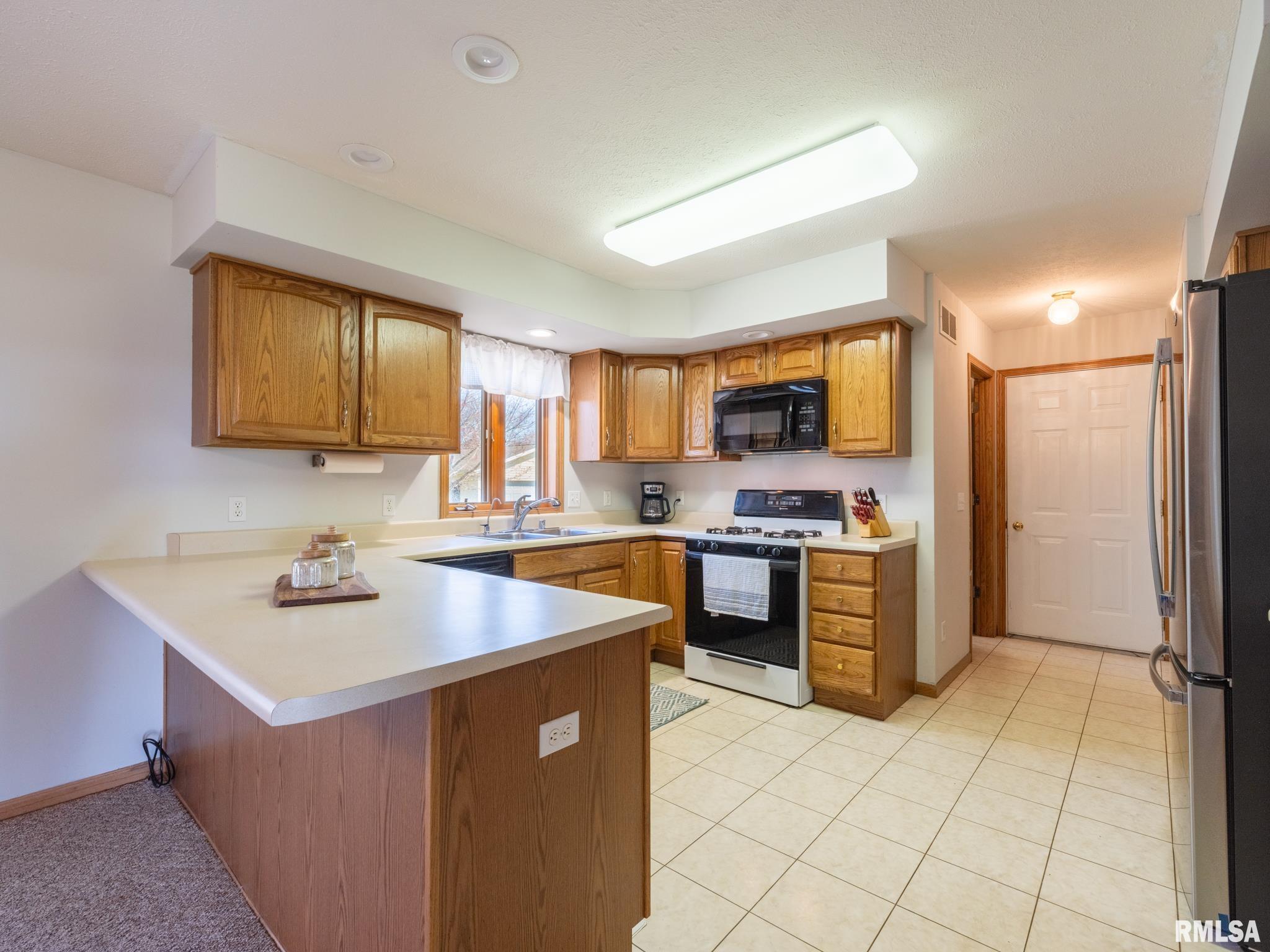 1126 North Quarry Road Trivoli, IL 61569 - Photo 13 of 66