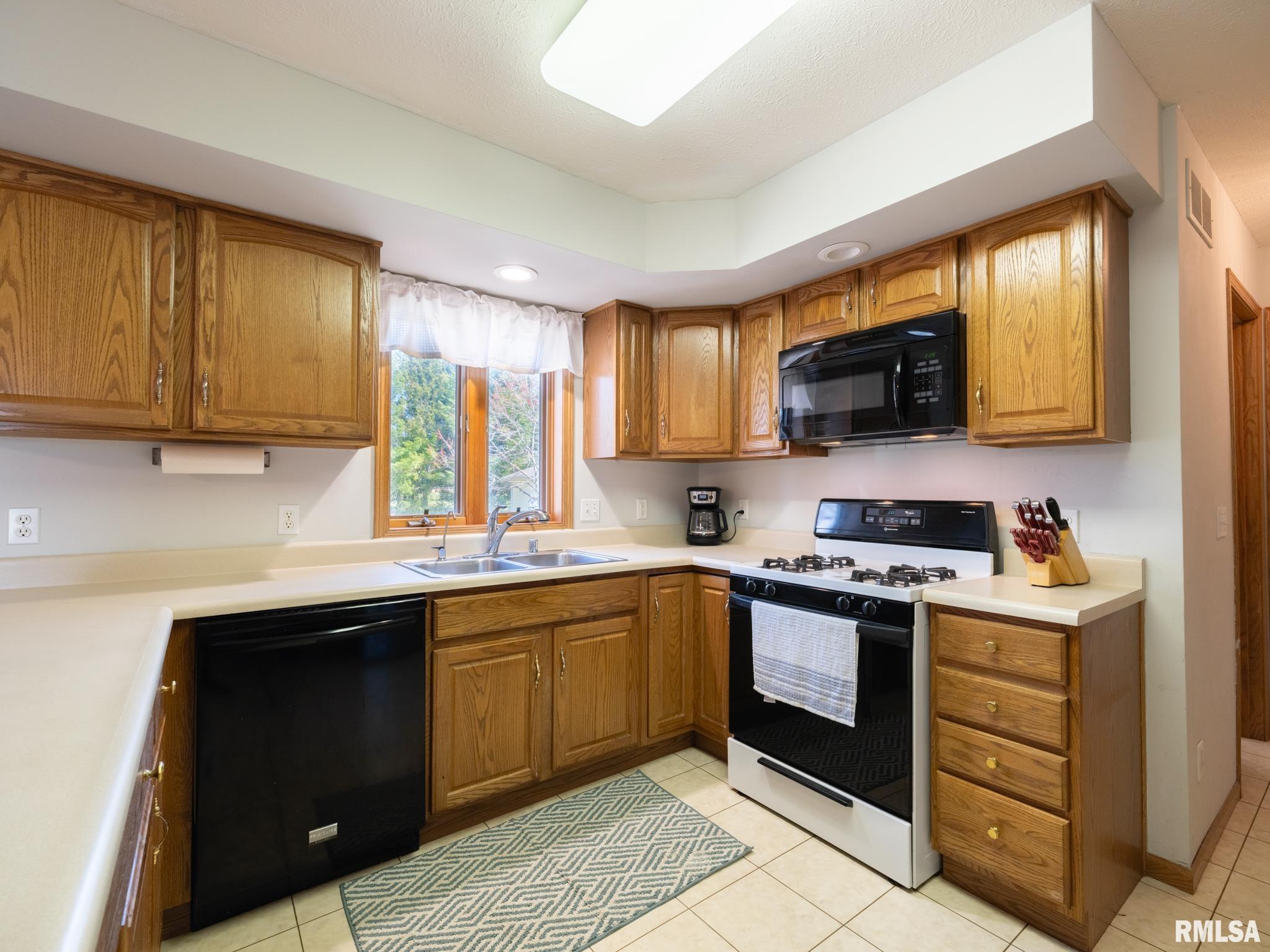 1126 North Quarry Road Trivoli, IL 61569 - Photo 14 of 66