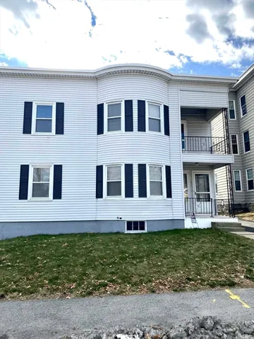 $2,050 | 356 Chandler Street, Unit 1, Worcester, MA 01602