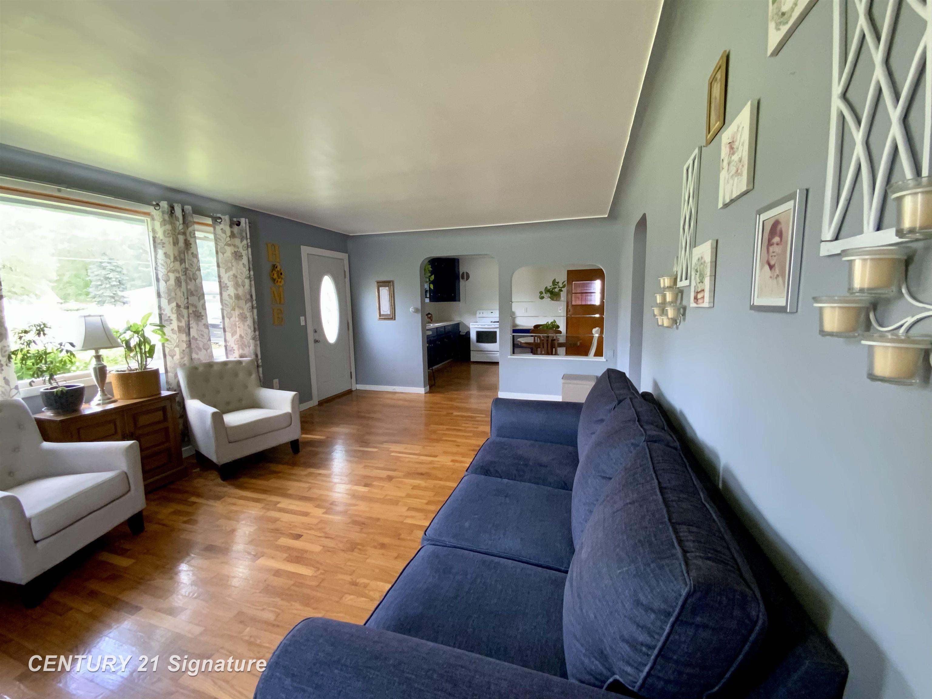 4136 Hackberry Road Bridgeport, MI 48722 - Photo 7 of 20 50211298-8a288a1a-c8f7-4209-b91d-99efe3c5f0f7.JPG