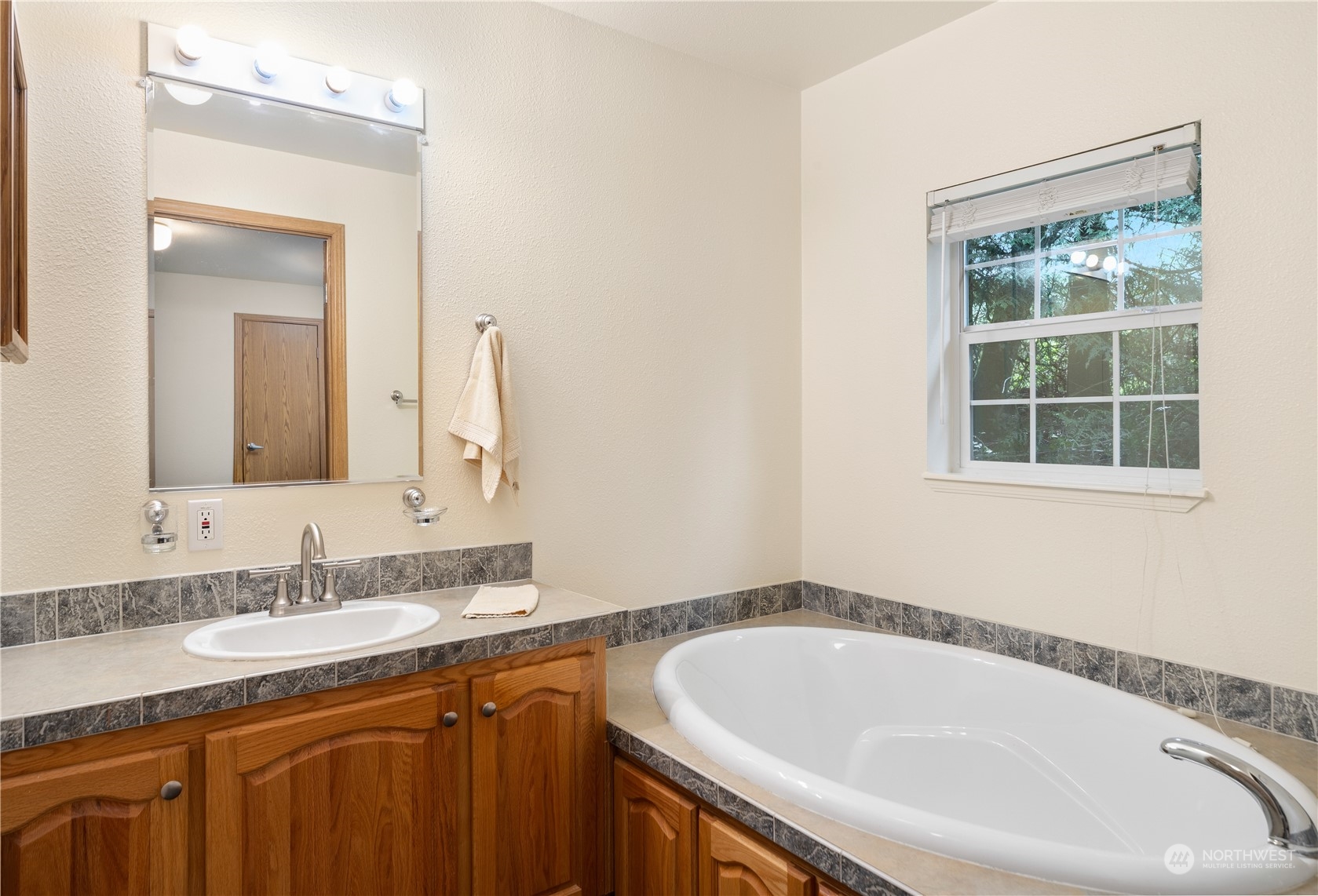 27458 Port Gamble Road Northeast Kingston, WA 98346 - Photo 14 of 30 Gallery Image 14