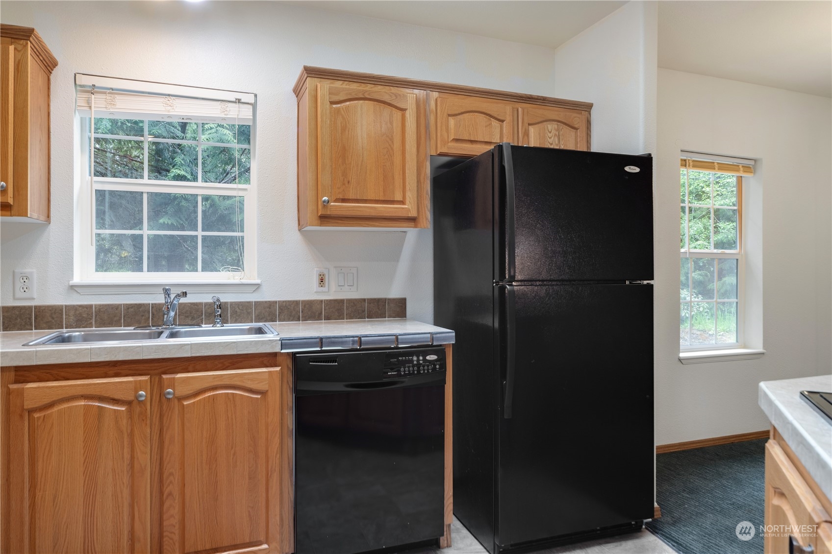 27458 Port Gamble Road Northeast Kingston, WA 98346 - Photo 7 of 30 Gallery Image 7