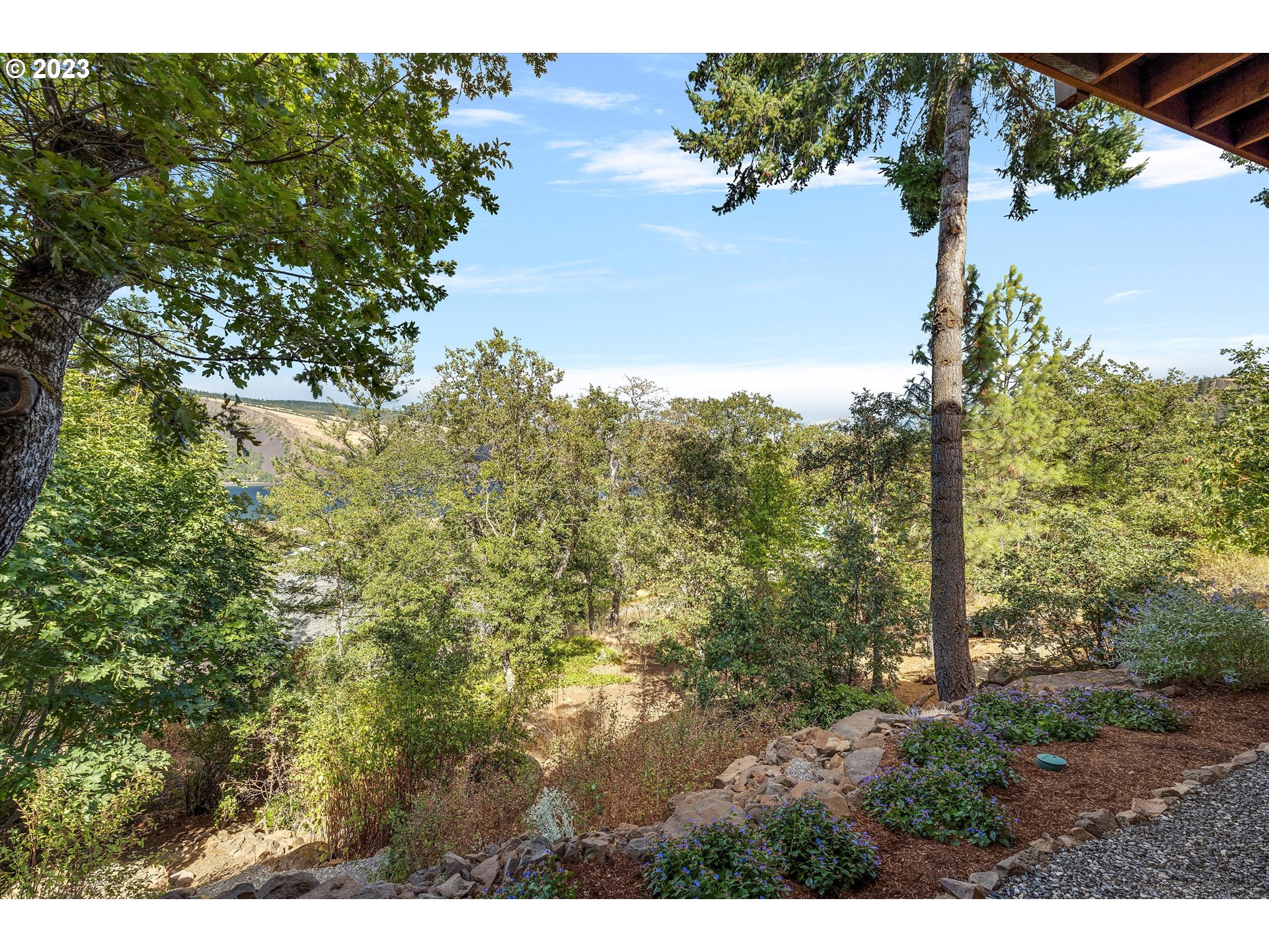 915 Fifth Avenue Mosier, OR 97040 - Photo 28 of 34 a view of outdoor space and yard