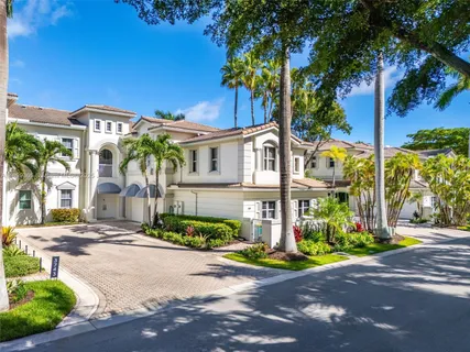 $1,990,000 | 3745 Northeast 214th Street, Unit 37, Aventura, FL 33180